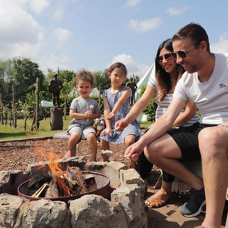 Leeds Castle Knights Glamping 호텔 외부 사진