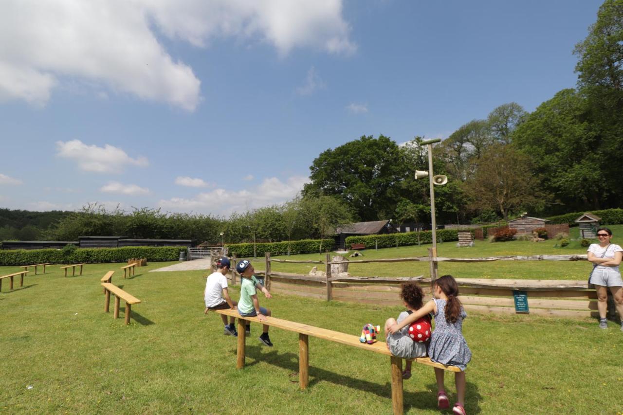 Leeds Castle Knights Glamping 호텔 외부 사진