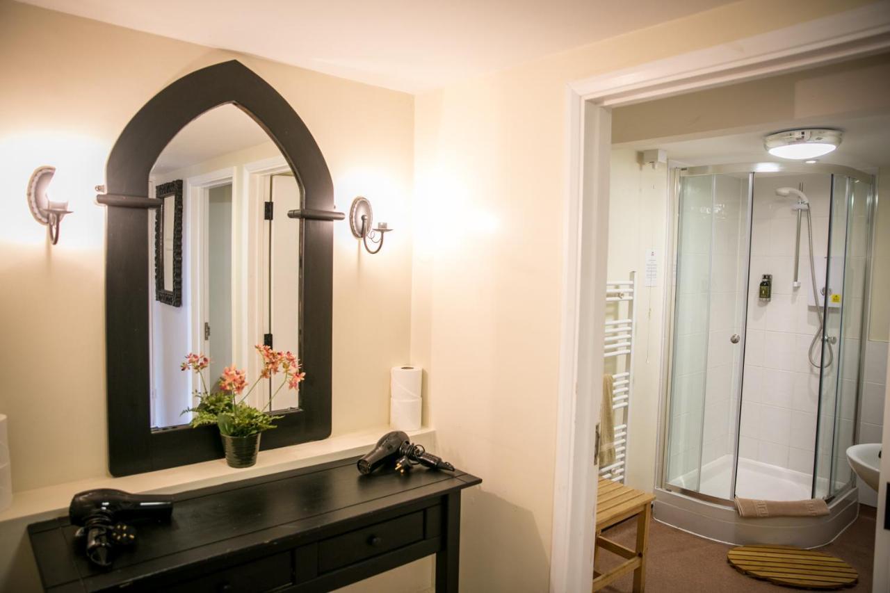Leeds Castle Knights Glamping 호텔 외부 사진