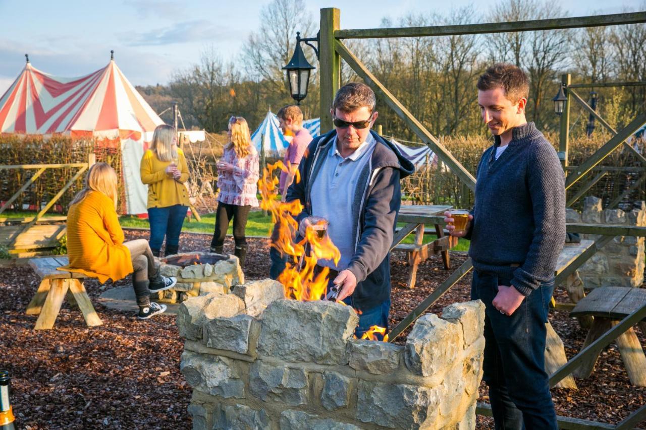 Leeds Castle Knights Glamping 호텔 외부 사진
