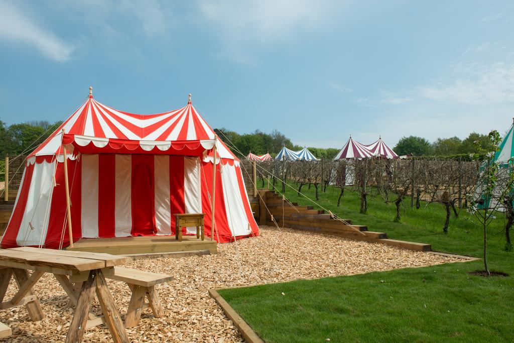 Leeds Castle Knights Glamping 호텔 외부 사진
